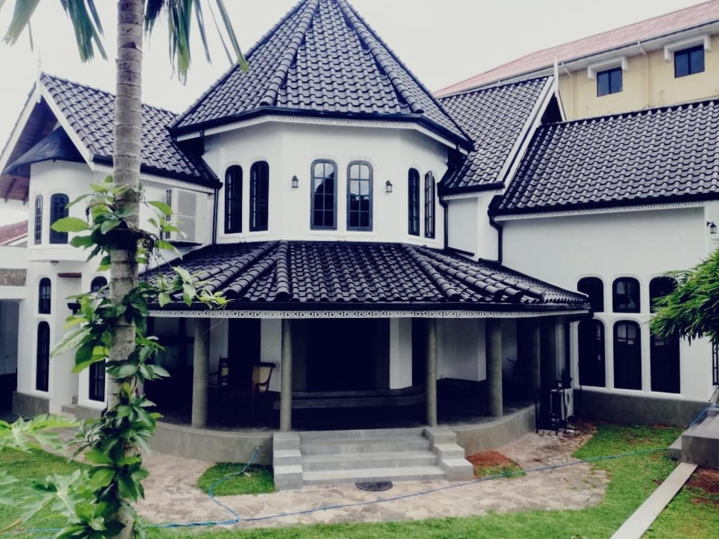 Colonial Bungalow for Sale in Negombo