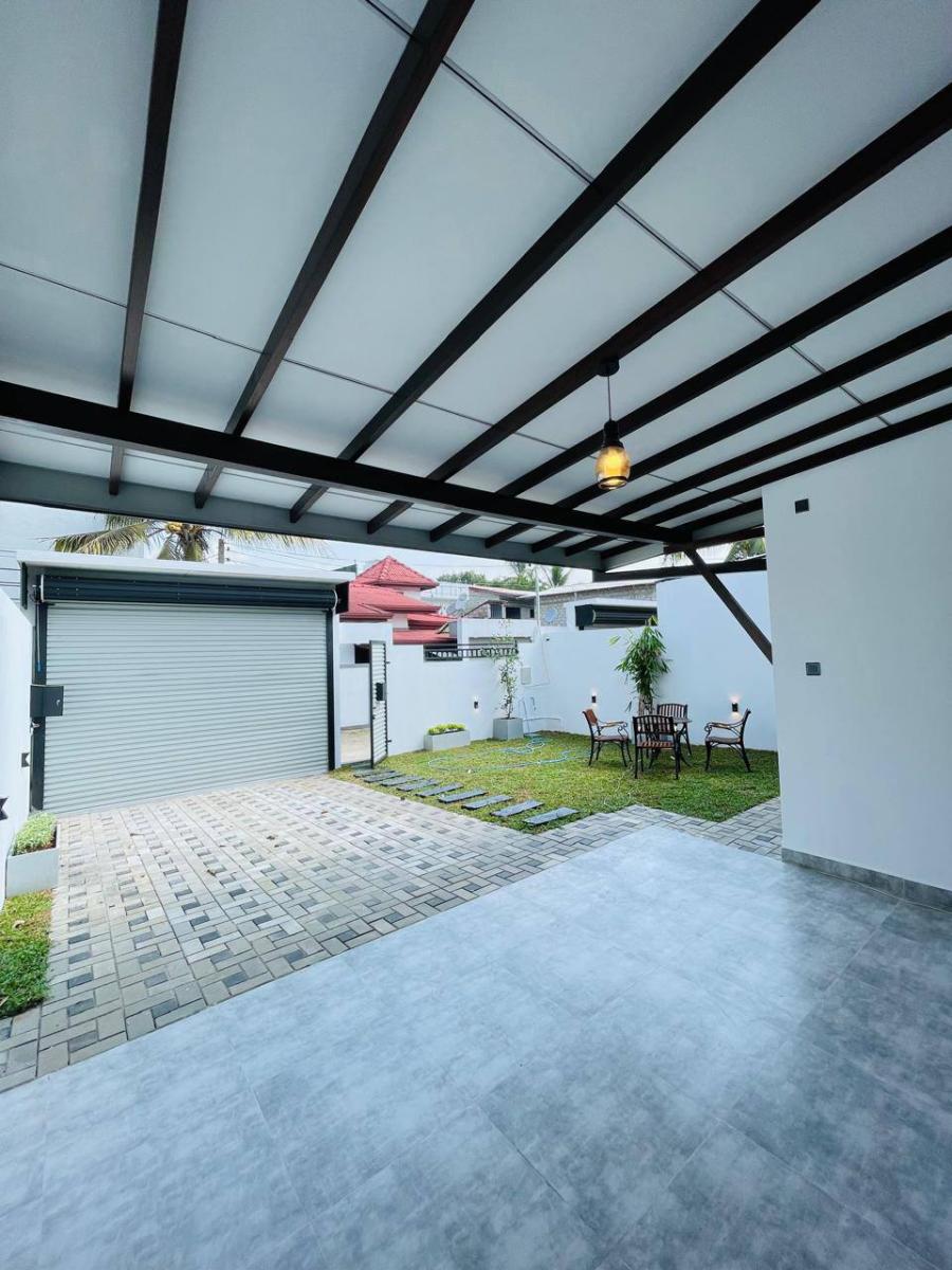 House For Sale In Athurugiriya 