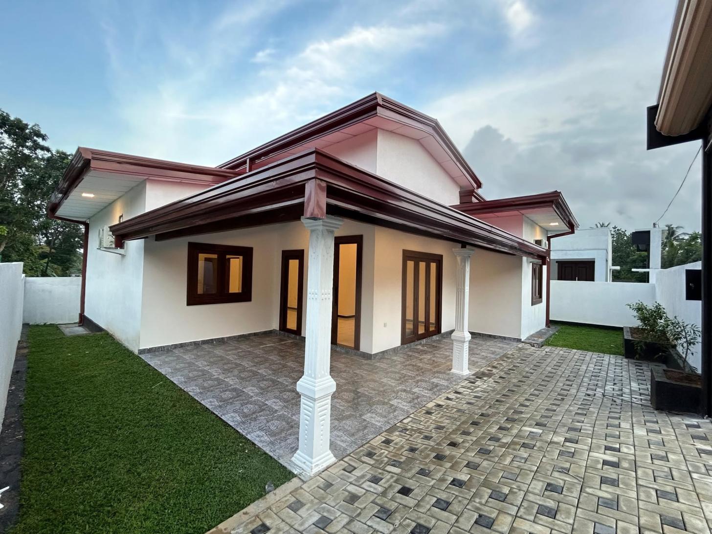 Homagama-watareka brand new house for sale