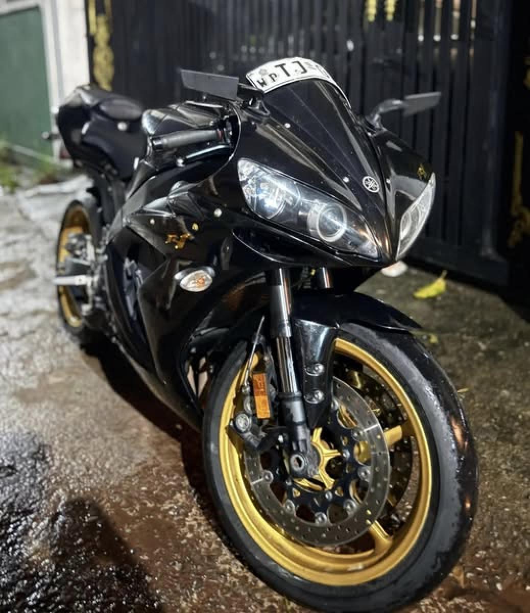 Yamaha R1 for sale 